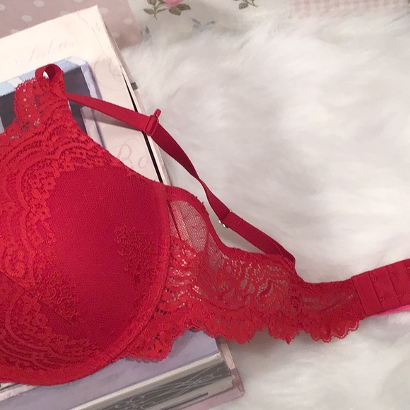 36 D red push up - Picture 3 of 7